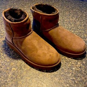 Ugg mini II boot